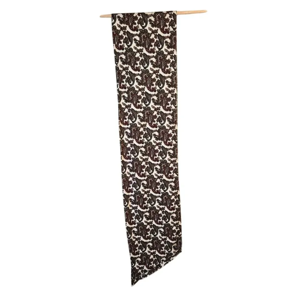 Vintage-inspired Paisley Print Scarf in Cream & Burgundy [0008]